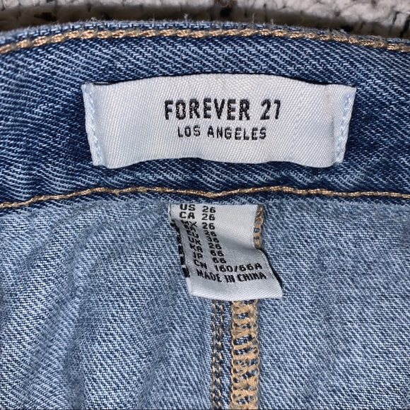 Denim Button-Down Pocketed Skirt - Picture 2 of 4